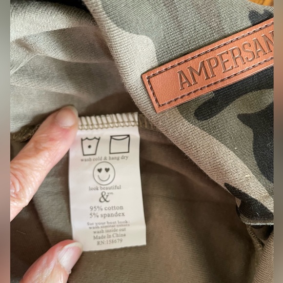 Camo Sweatshirt L/XL - Picture 7 of 7